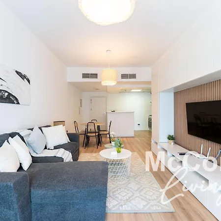 Central 1Br In Marina With Private Terrace & Pool Dubai Exterior photo