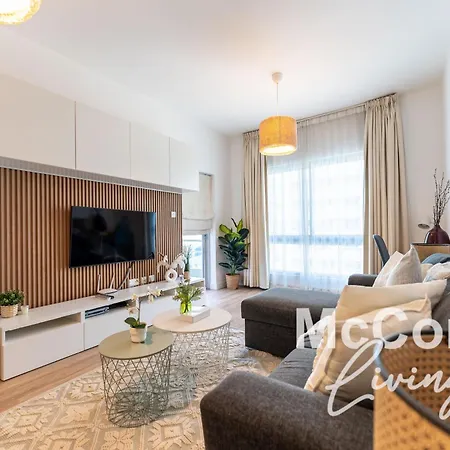 Central 1Br In Marina With Private Terrace & Pool Dubai Exterior photo