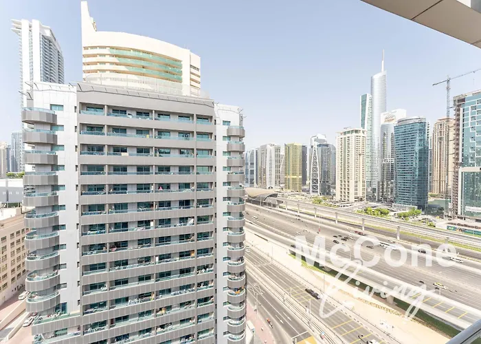 Central 1Br In Marina With Private Terrace & Pool