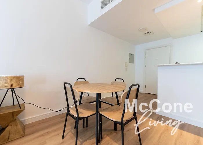 Central 1Br In Marina With Private Terrace & Pool