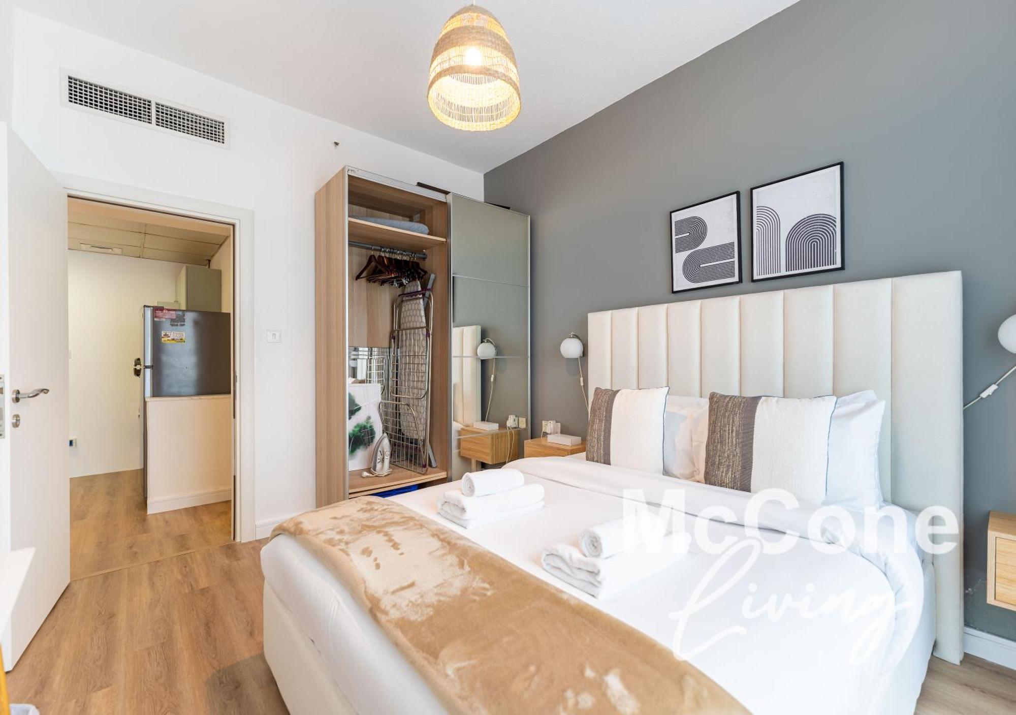 1br In Marina With Private Terrace & Pool Apartment