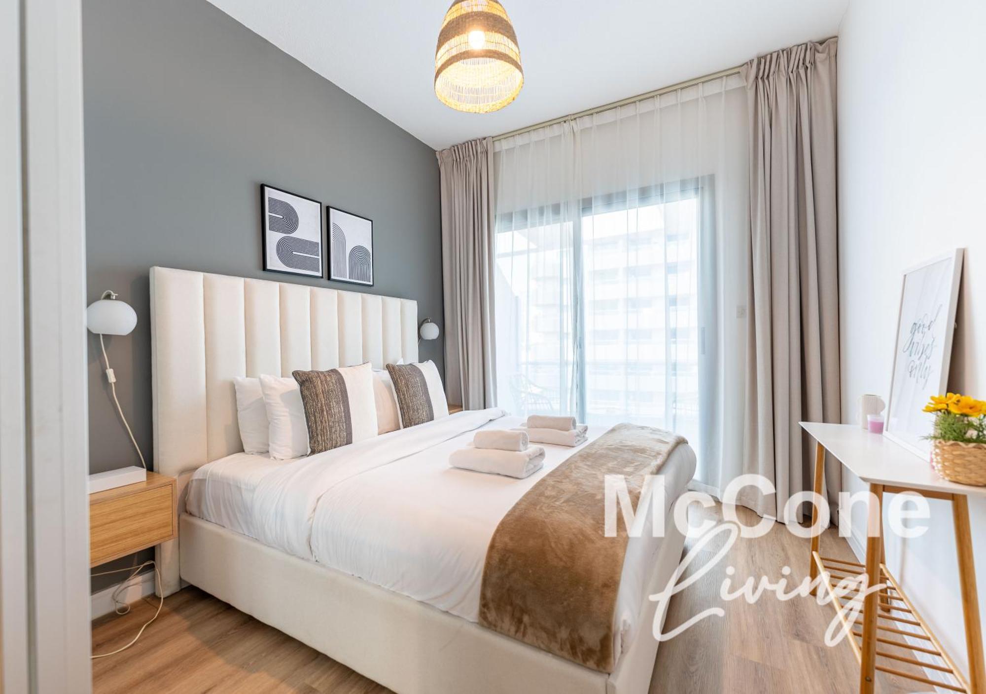 1br In Marina With Private Terrace & Pool * Dubai